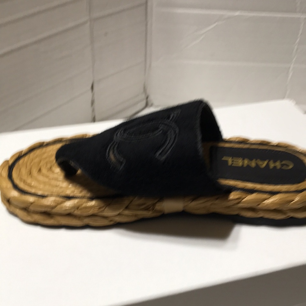 Chanel straw thong sandals. Made in Italy. EUC - Picture 6 of 12